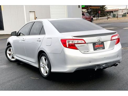 Used 2012 Toyota Camry SE image 13