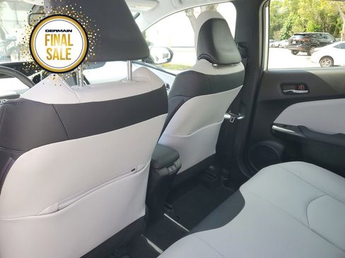 Certified 2022 Toyota Prius Limited image 18