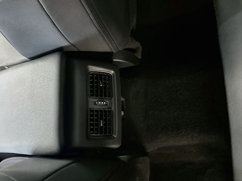 Used 2025 Toyota Camry SE FWD image 27
