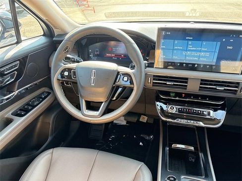 New 2025 Lincoln Corsair Reserve w/ Jet Appearance Package image 14