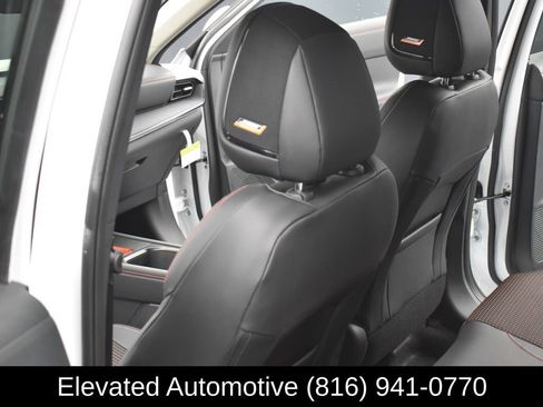 Used 2025 Nissan Kicks SR w/ SR Premium Package AWD/4WD image 16