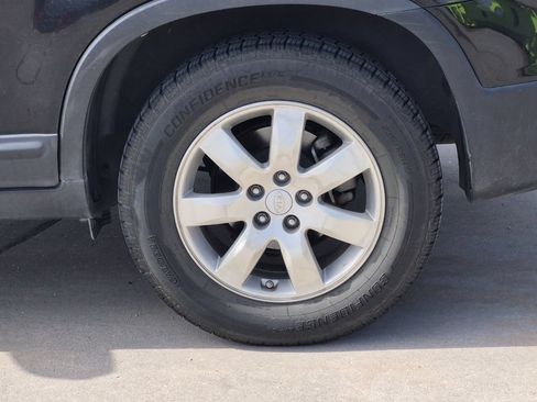 Used 2011 Kia Sorento 2WD image 12