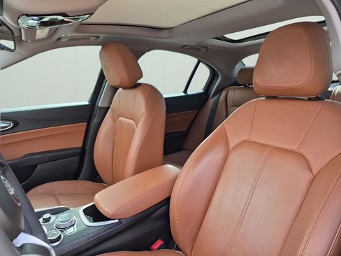 Used 2021 Alfa Romeo Giulia Sprint w/ Nero Edizione image 30