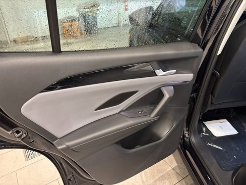 New 2026 Volkswagen Tiguan SE image 12