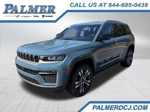 New 2027 Jeep Grand Cherokee Limited RWD image 1
