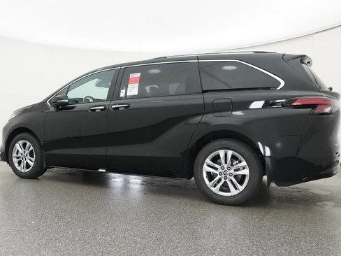 New 2026 Toyota Sienna Limited image 54