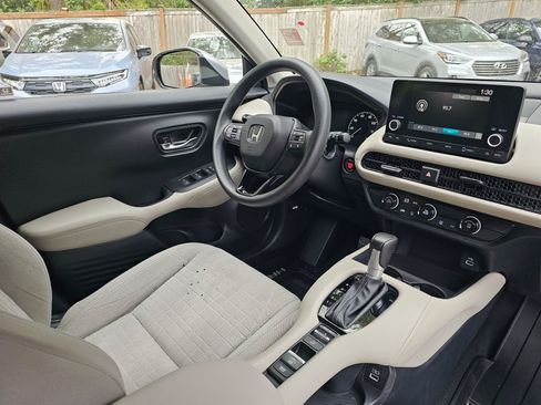 Used 2023 Honda HR-V LX image 10