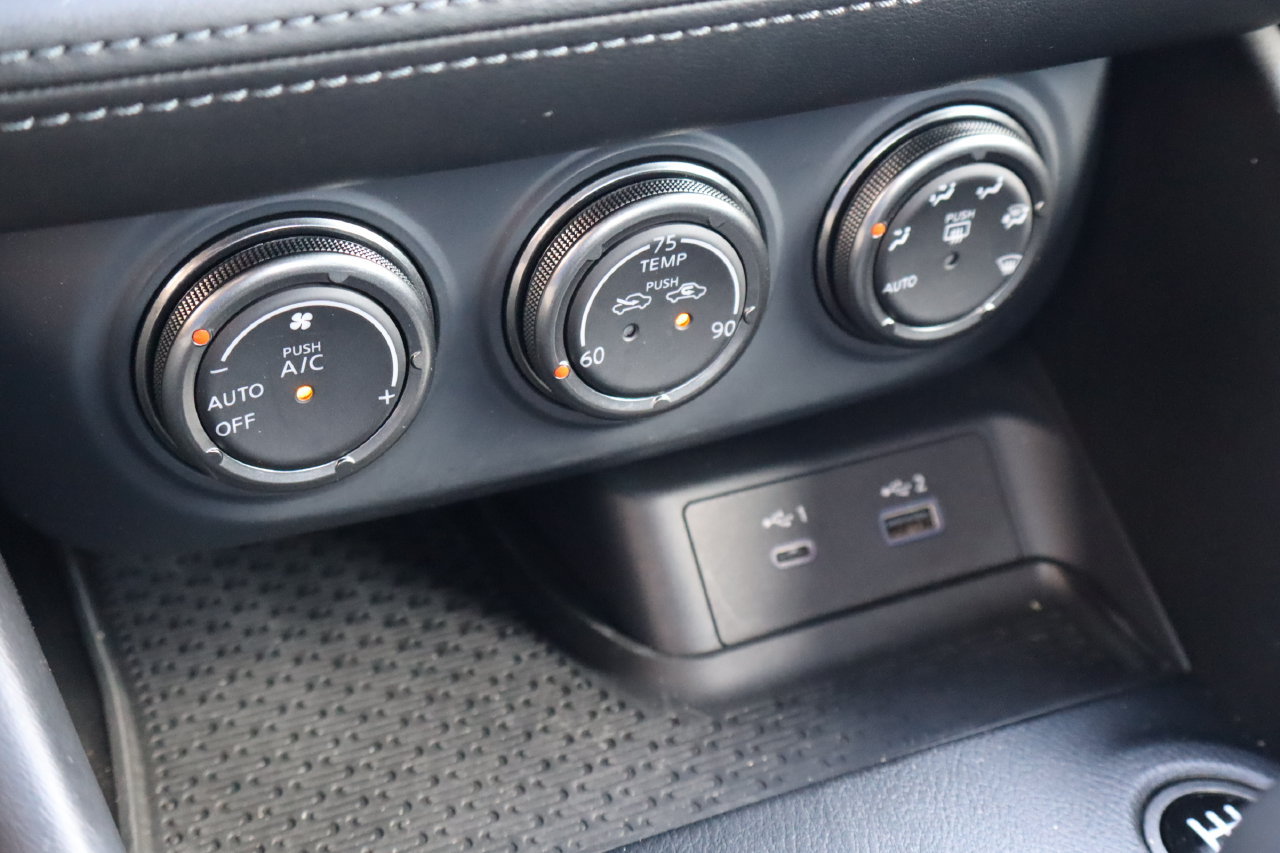 Used 2024 Nissan Z Performance w/ Floor Mat Package RWD image 20