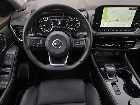 Used 2021 Nissan Rogue SL w/ Premium Package image 13