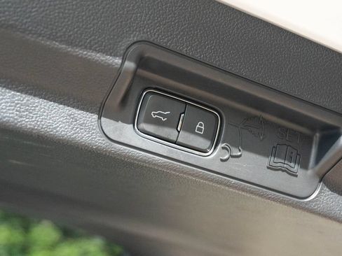 Used 2023 Ford Explorer ST RWD image 13
