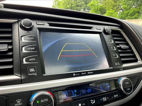 Used 2016 Toyota Highlander Limited Platinum AWD/4WD image 40
