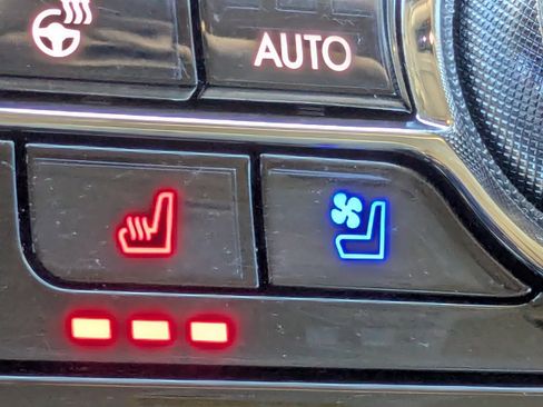 Used 2021 Lincoln Corsair Reserve w/ Equipment Group 201A image 26