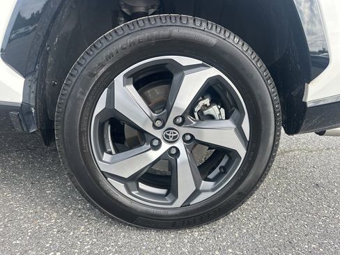 Used 2021 Toyota RAV4 SE image 32