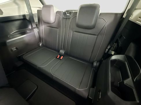Used 2022 Volkswagen Tiguan SE FWD image 23