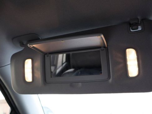 Used 2018 GMC Yukon Denali AWD/4WD image 15