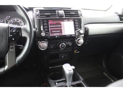 Used 2020 Toyota 4Runner TRD Off-Road Premium w/ Moonroof Package AWD/4WD image 26