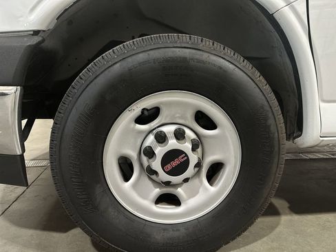 Used 2024 GMC Savana 2500 w/ Driver Convenience Package image 18
