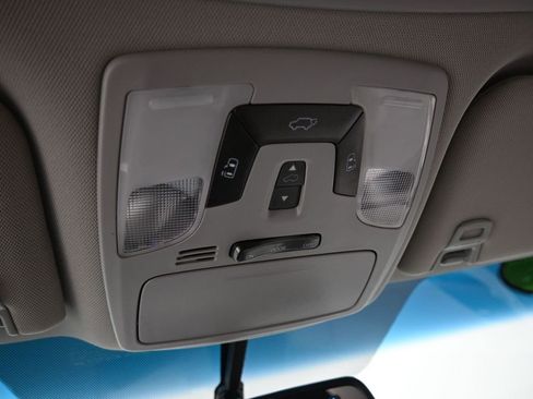 Used 2015 Toyota Sienna XLE image 36