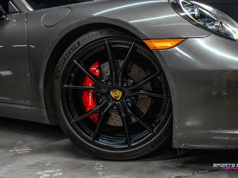 Used 2018 Porsche 911 Carrera S image 15