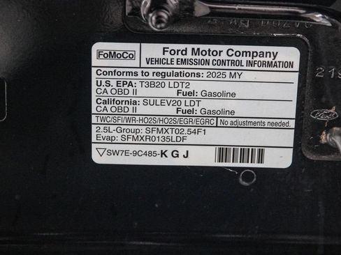Certified 2025 Ford Maverick XLT w/ XLT Luxury Package FWD image 29