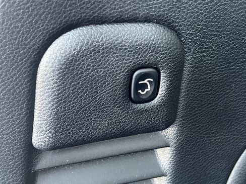 Used 2021 Jeep Grand Cherokee Limited AWD/4WD image 12