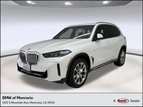 Certified 2024 BMW X5 xDrive40i w/ Premium Package AWD/4WD image 1