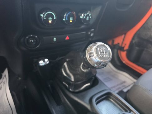 Used 2015 Jeep Wrangler Sport w/ Quick Order Package 23S AWD/4WD image 17