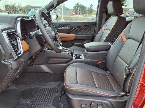 Used 2024 GMC Canyon AT4 w/ AT4 Premium Package image 16