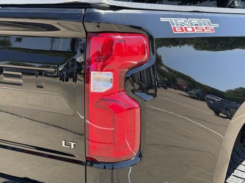 Used 2025 Chevrolet Silverado 1500 LT Trail Boss AWD/4WD image 7