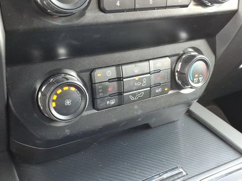 Used 2020 Ford F150 XLT w/ Equipment Group 302A Luxury AWD/4WD image 24
