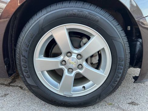 Used 2015 Chevrolet Cruze LT FWD image 23