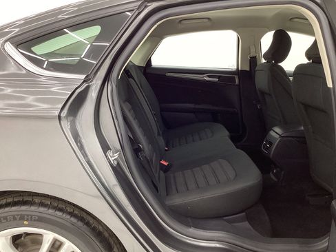 Used 2018 Ford Fusion SE w/ Fusion SE Technology Package image 21