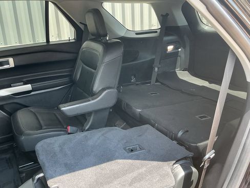 Used 2022 Ford Explorer XLT w/ Equipment Group 202A AWD/4WD image 20