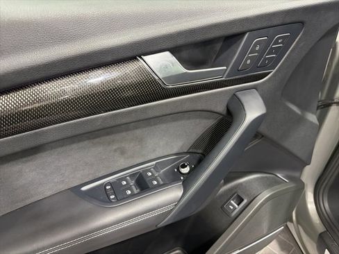 Used 2023 Audi SQ5 Prestige w/ Prestige Package image 9