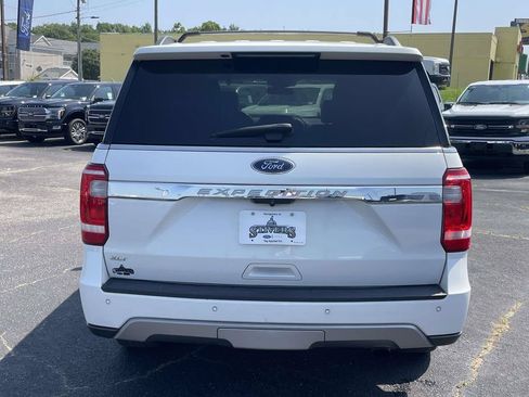 Used 2020 Ford Expedition XLT w/ Equipment Group 202A RWD image 4