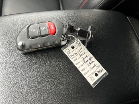 Used 2023 Jeep Wrangler Rubicon image 30