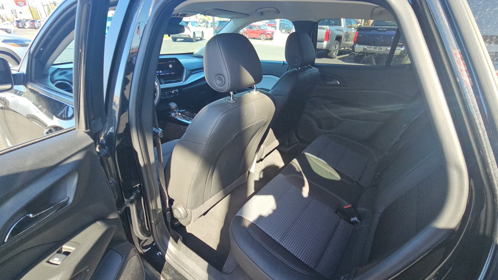 Used 2024 Chevrolet Trax LT w/ Driver Confidence Package FWD image 26