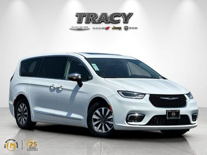 Used 2023 Chrysler Pacifica Limited