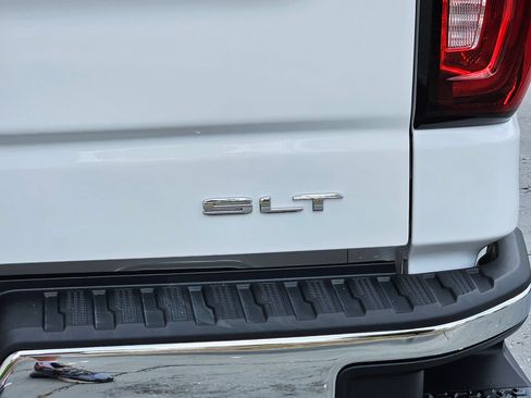 Used 2023 GMC Sierra 1500 SLT AWD/4WD image 30