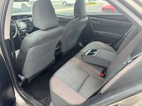 Used 2018 Toyota Corolla LE FWD image 9