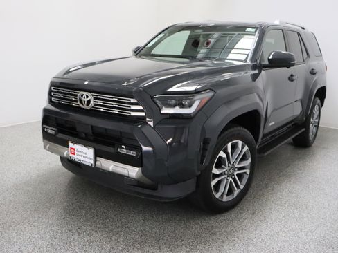 Used 2025 Toyota 4Runner Limited image 2