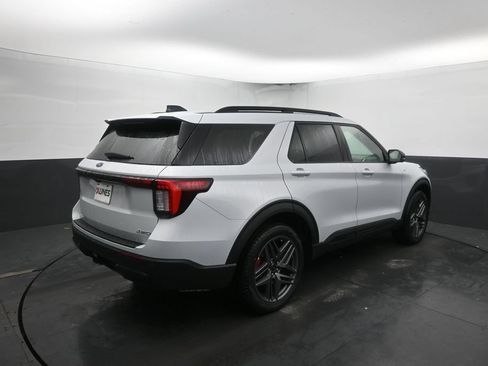 New 2026 Ford Explorer ST-Line w/ ST-Line Street Pack AWD/4WD image 11