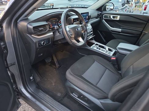 Certified 2024 Ford Explorer XLT image 11