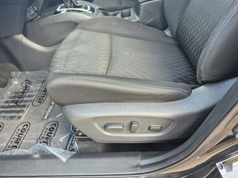 Certified 2022 Nissan Rogue S FWD image 22