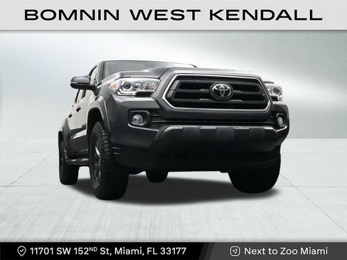 Used 2022 Toyota Tacoma SR5 w/ Technology Package image 26