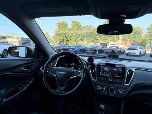 Used 2021 Chevrolet Malibu Premier FWD image 14