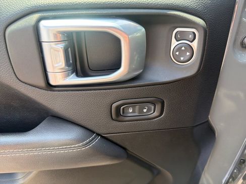 Used 2021 Jeep Wrangler Unlimited Sahara w/ Dual Top Group AWD/4WD image 13