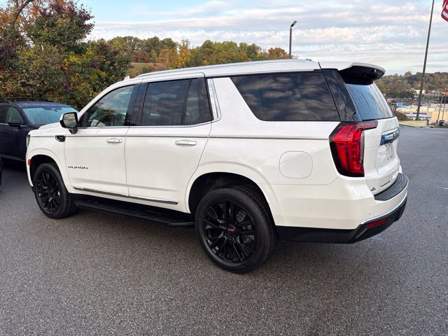 Used 2023 GMC Yukon SLT AWD/4WD image 3