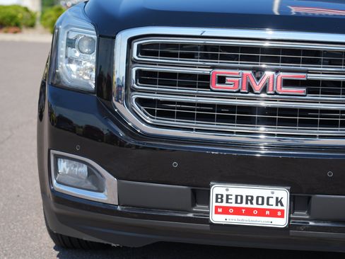 Used 2020 GMC Yukon XL SLT w/ Enhanced Security Package AWD/4WD image 9