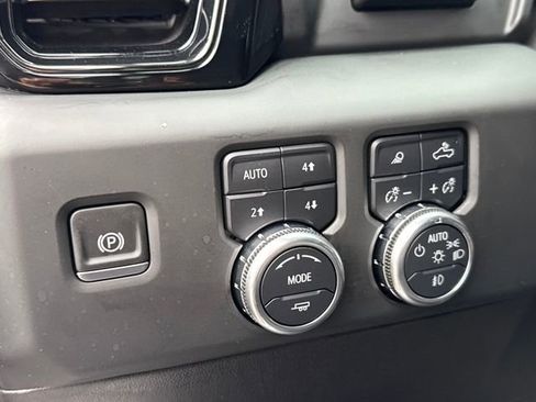 Used 2024 GMC Sierra 1500 AT4 w/ Technology Package image 24